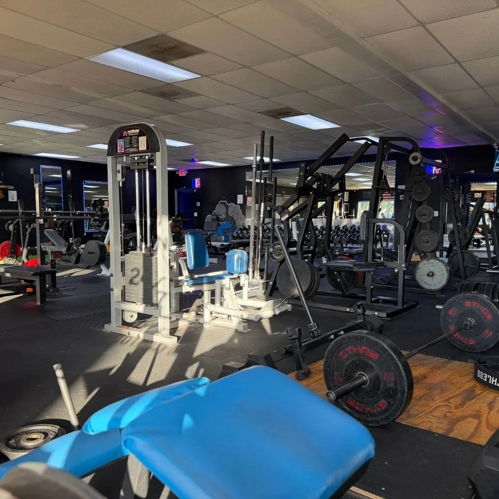 Selectorized strength machines
